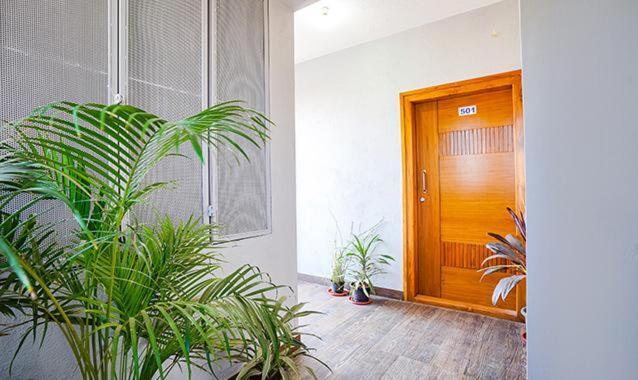 Hotel Sunroof Suites Bangalore Exterior foto